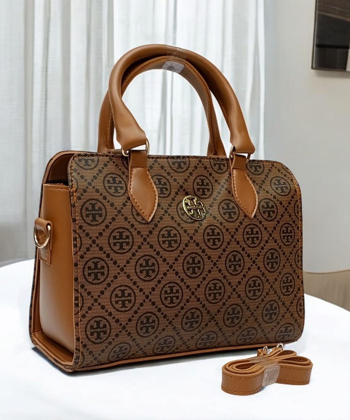Decent T.B branded handbag