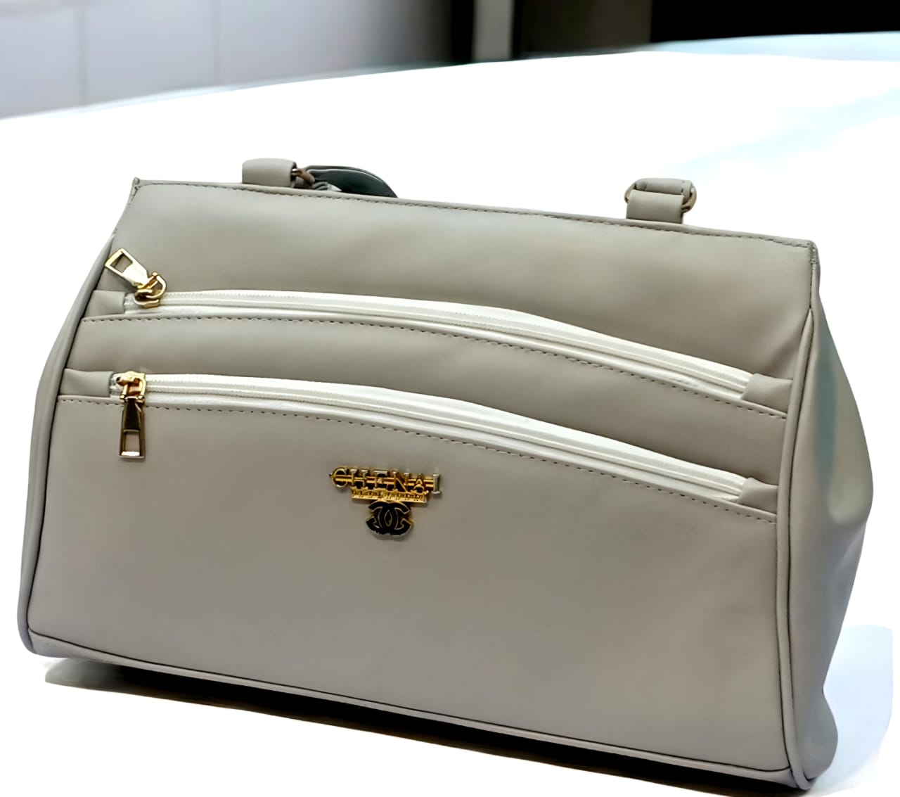 7 zipper Handbag