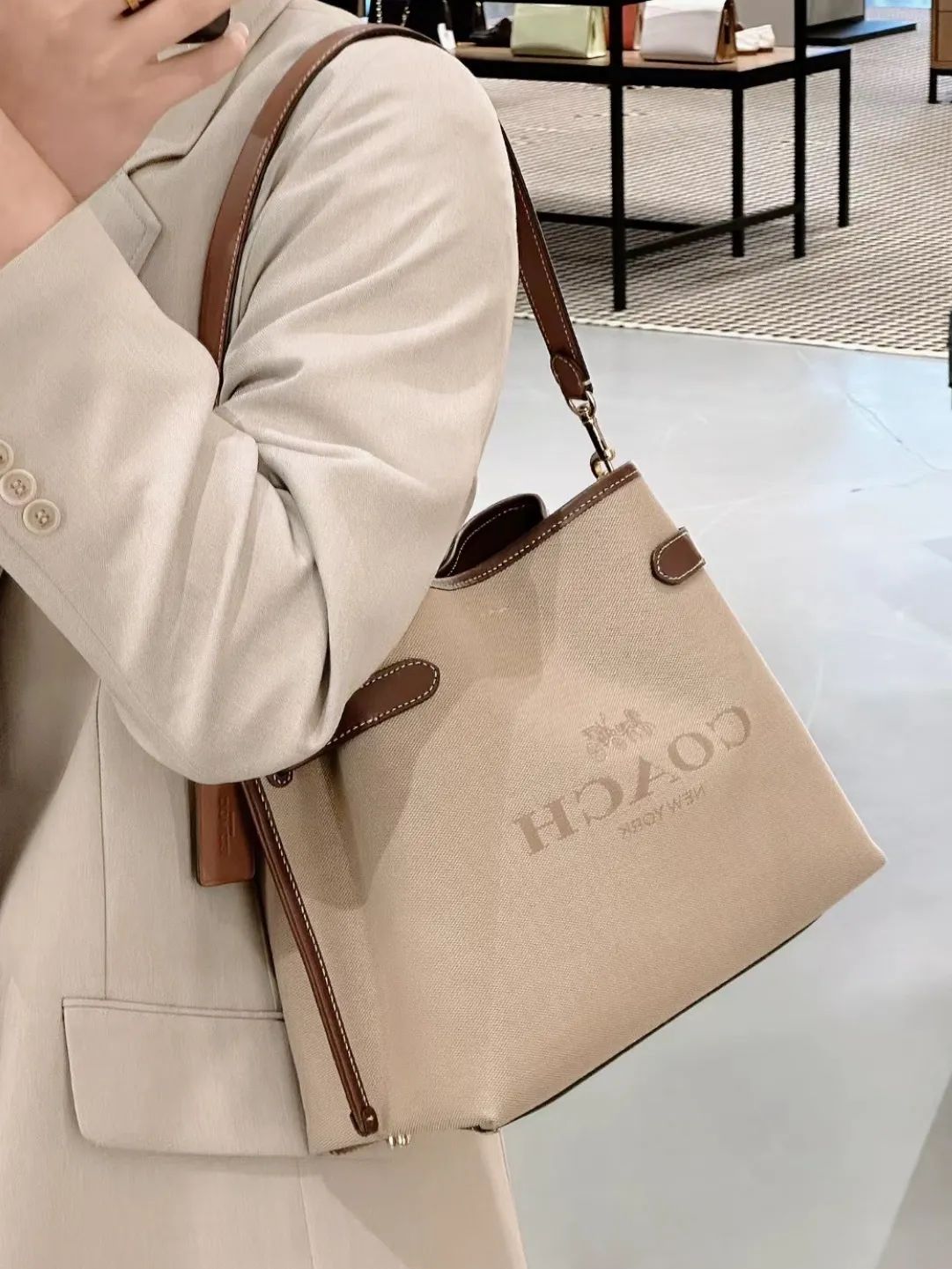 Elite High Street Handbag