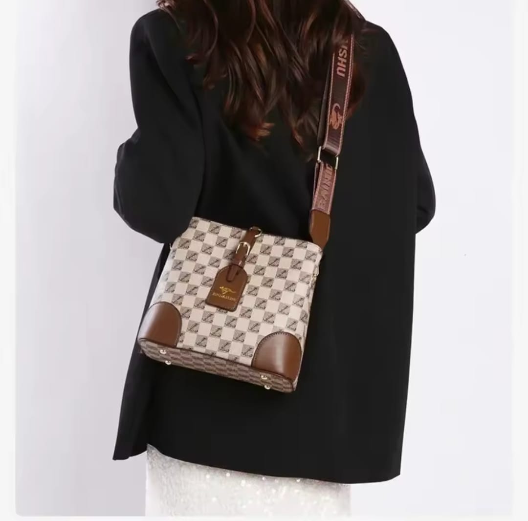 BAINIDAISHU HANDBAG | IMPORTED