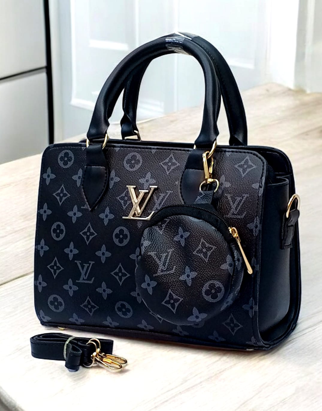 Decent branded 2 pcs Handbag
