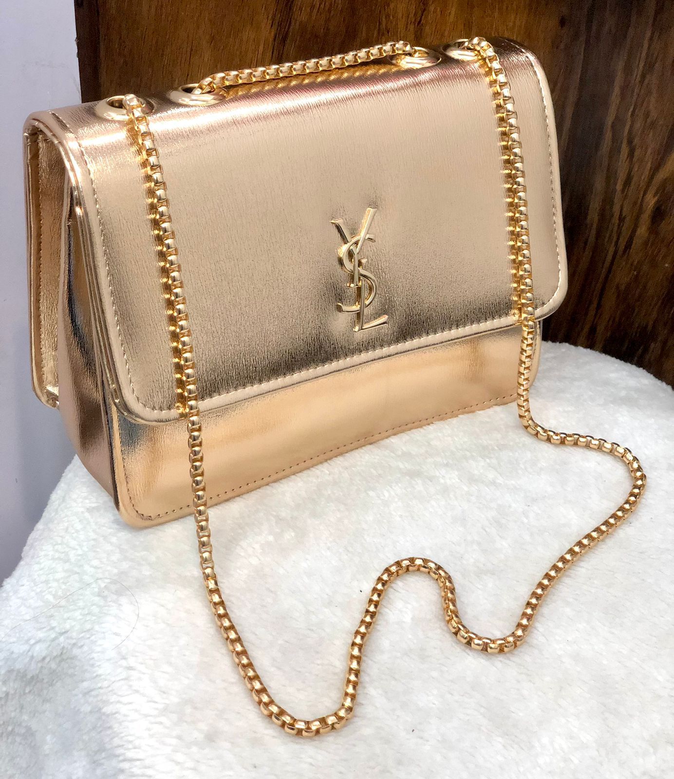 Glossy top chain Crossbody bag